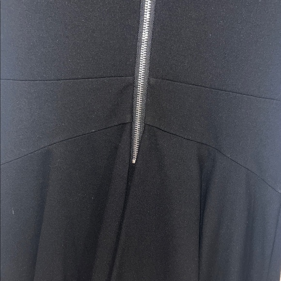 Elegant Black Cap Sleeve Dress - Picture 12 of 15